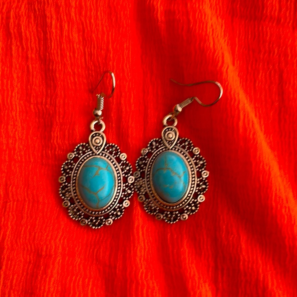 Beautiful turquoise earrings- brand new